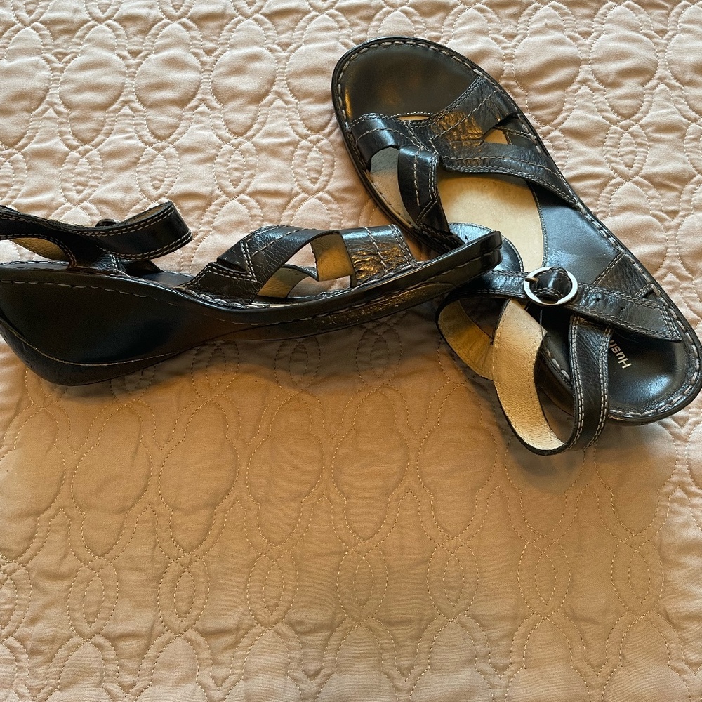 5 for $15  Hush puppies leather comfort sandals size 11